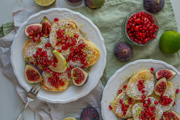 Pancakes with honey and figs