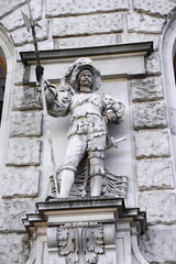 Obraz premium VIENNA, AUSTRIA - ‎ ‎novembar, 06. ‎2023: Statues adorning the facade of The Hofburg baroque palace from Heldenplatz square