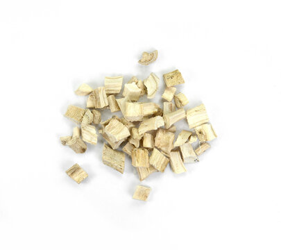 Dry chopped root of marshmallow (Althaea officinalis). Marshmallow root (Althaeae radix) is traditionally used for irritation of mucous membranes, including use as a gargle for mouth and throat.