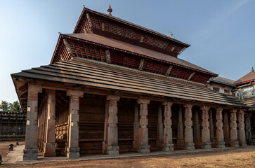 Fototapeta premium Temple of a Thousand Pillars Saavira Kambada Basadi is a sacred shrine for Jains. Moodabidri. India.