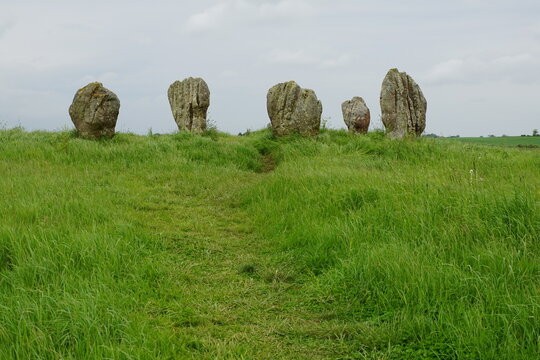 Duddu Five Stones in Northumberland, England, is a neolithic stone circle formed of sandstone that has been fissured by weathering