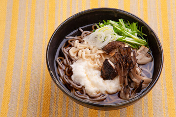キノコとろろ蕎麦