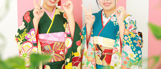着物を着た二人の女の子
