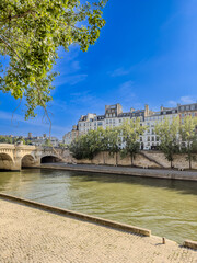 Naklejka premium Scenery on the banks of the Seine in Paris