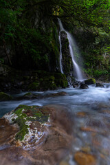 Obraz premium 美しい滝のある風景