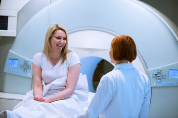 Doctor discussing MRT result with patient