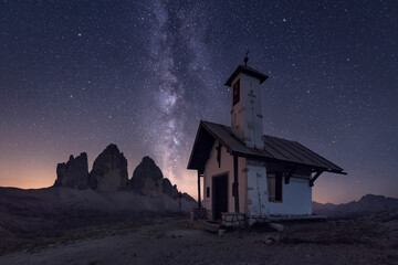 Italy, Sexten Dolomites, Tre Cime di Lavaredo, Nature Park Tre Cime, Cappella degli Alpini at night