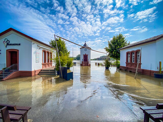 Hochwasser und Überschwemmungen in Worms am Rhein