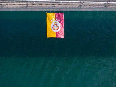 2023-2024 Turkish Super League Champion Galatasaray Flag on 15 July Martyrs Bridge Drone Photo, &Uuml;sk&uuml;dar Istanbul, T&uuml;rkiye (Turkey)