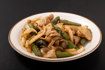 アスパラガスと豚肉の炒め物