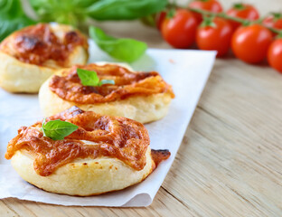 traditional pizza with tomatoes and basil