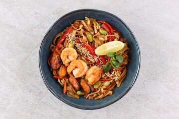Apetite rice noodles with shrimp