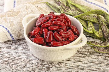 Baked red canned bean in the bowl