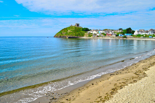 Cricieth Castle town and beach
