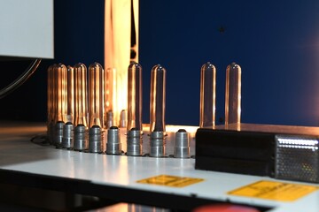 Moldeo por soplado de preformas para botellas de plástico I Preform blow molding for plastic bottles