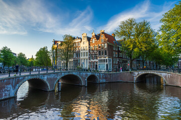 Fototapeta premium Amsterdam city overlooking the canal..