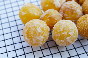 Thai snack, Fried mung bean stuffed balls