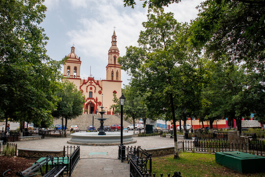 Parroquia de Santiago Ap&oacute;stol, pueblo magico, santiago, monterrey nuevo leon 