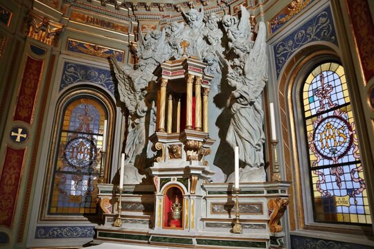 Vasto - Altare nella Cappella della Santa Spina nella Chiesa di Santa Maria Maggiore