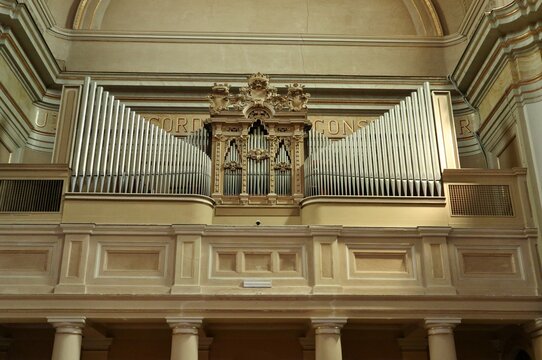 Vasto - Organo a canne nella Chiesa di Santa Maria Maggiore