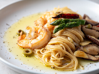 Mushrooms and shrimp oil pasta