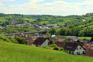 Blick auf den Ort Irrel im Eifelkreis Bitbürg-Prüm in Rheinland-Pfalz. 