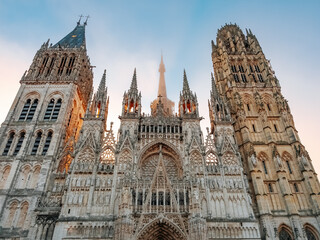 Cathédrale Notre-Dame de Rouen (Rouen Cathedral) at sunrise