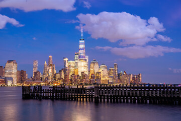 Obraz premium New York City at the night, Manhattan Skyline, USA