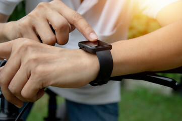 The idea of ​​using a smartwatch to help analyze exercise. Use the application exercise