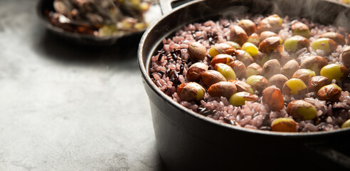 ginkgo nuts on multigrain rice,Delicious freshly cooked cauldron rice