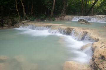 Obraz premium Erawan Waterfall, Erawan National Park in Kanchanaburi, Thailand 