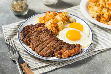 Healthy Breakfast Steak and Eggs