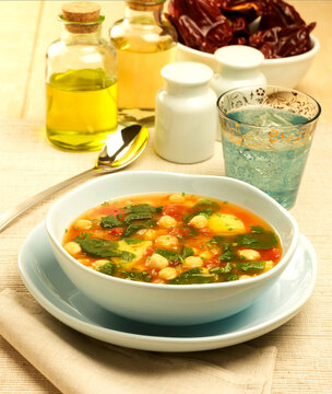 potaje de garbanzos con berros
