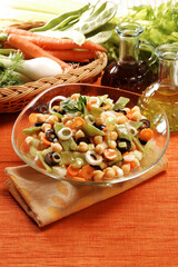 ensalada de garbanzos y verduras