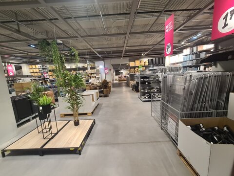 Inneneinrichtung mit Produkten in der M&ouml;maX - Filiale in der Schnellerstrasse, Berlin Sch&ouml;neweide: F&uuml;r Artikel bez&uuml;glich M&ouml;maX - Filialen, Baum&auml;rkte und mehr