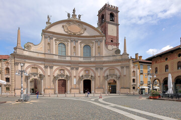 Obraz premium cattedrale sant'ambrogio di vigevano italia, saint ambrogio cathedral of vigevano italy