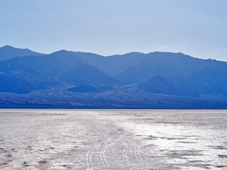 Obraz premium High-Resolution Scenic View of Badwater Basin in Death Valley National Park