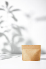 パウチ　白背景　クラフト