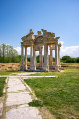 Obraz premium The Aphrodite of Aphrodisias (Afrodisias) combined aspects of a local Anatolian, archaic fertility goddess with those of the Hellenic Aphrodite, goddess of love and beauty. Geyre, Karacasu Aydin 