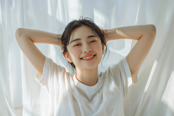 Fototapeta premium a woman with a white shirt on posing for a picture