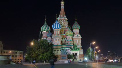 Obraz premium St. Basils cathedral and monument to Minin and Pozharsky timelapse hyperlapse in Moscow, Russia