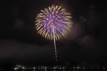 冬に打ち上げられる日本の花火