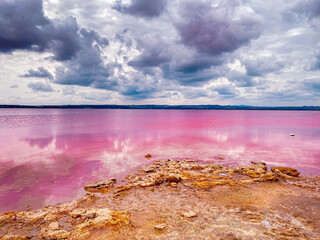 Pinker Salzsee bei Alicante