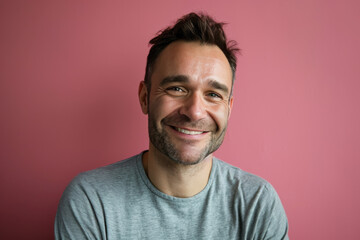 Obraz premium A close up portrait of a young man with a subtle smile