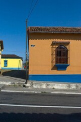 Nuestra arquitectura comprende nuestra herencia española,asi que podemos encontrar muchos ejemplos de arquitectura colonial,por supuesto otra mucho mas actual y moderna.