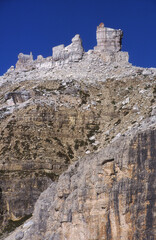 Bizarre Felsformationen am Passo Pordoi in der Sella-Gruppe in den Dolomiten, S&uuml;dtirol, Italien - Tour -99