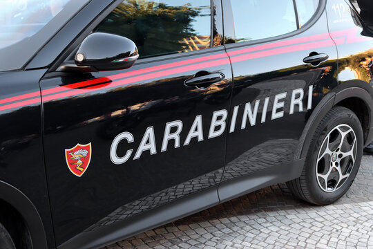Side view of an Italian Carabinieri car