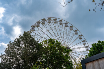 Fototapeta premium ferris wheel in the park