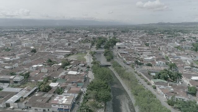 R&Iacute;O DE TULU&Aacute;, VALLE DEL CAUCA, COLOMBIA. VIDEO A&Eacute;REO DE R&Iacute;O