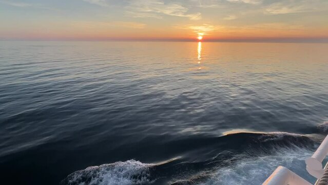 Bootsfahrt im Sonnenuntergang